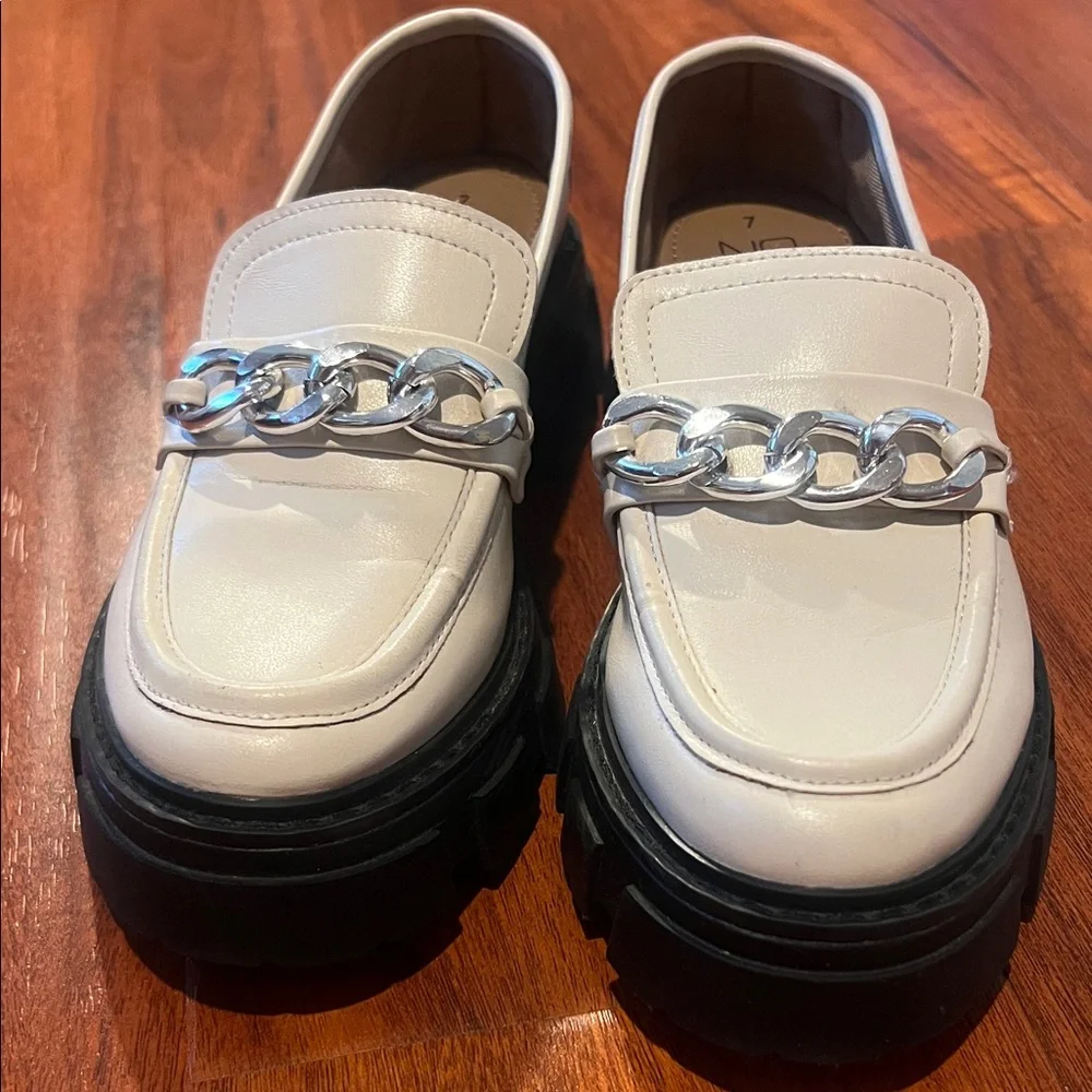 Cream Chain-Trim Womens Loafers